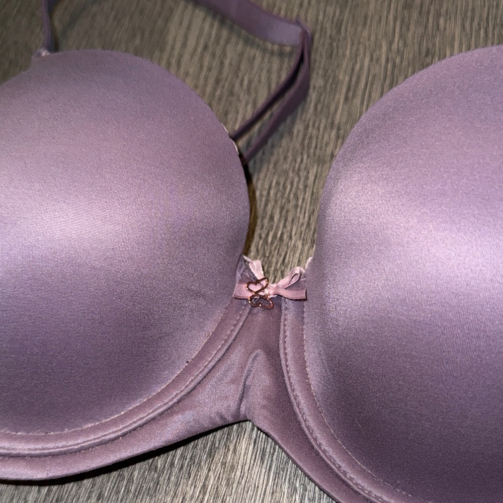 Victoria's Secret Lilac Underwire Bra - Picture 2 of 6